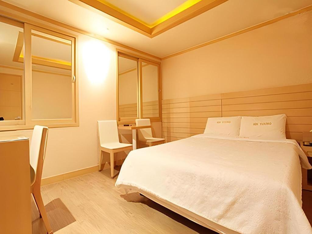 Sinyoung Motel Seoul Exterior photo